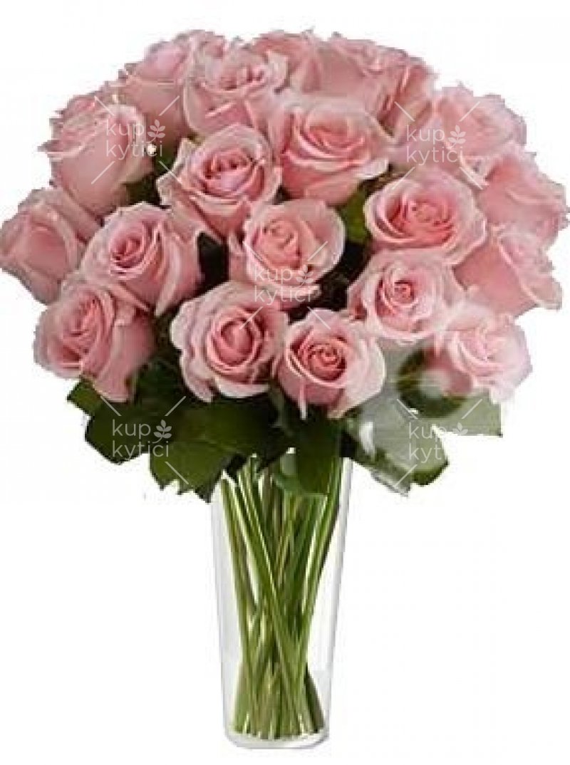 Tender bouquet of pink roses