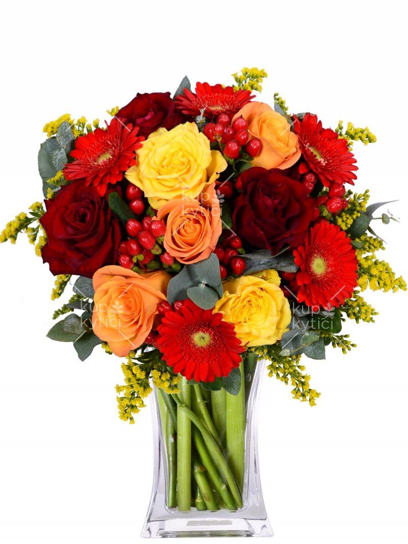Beautiful cheerful bouquet - roses and minigerbery
