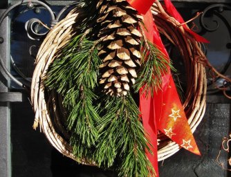 Proč věšíme věnce