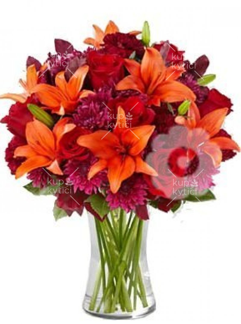 A fresh bouquet in the red tones Dominika