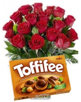 Bouquet of red roses + Toffifee 125 g